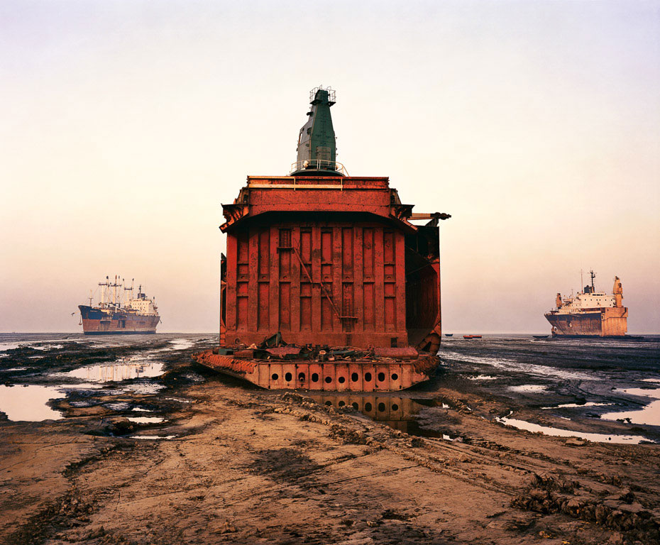 denizcitoplum|Burtynsky'nin Fotoğraflarında Gemi Söküm Bataklıkları