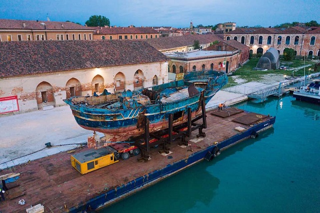 5826800 Mülteci İle Batan Balıkçı Teknesinin Sembolik Dönüşümü: “Barca Nostra”, 58. Venedik Bienali’nde